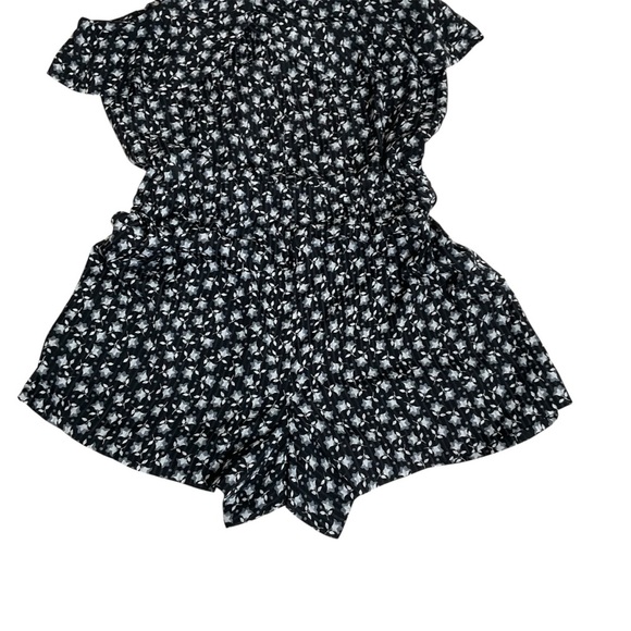 Ann Taylor LOFT, Black and White Floral Halter Romper size MP - Picture 8 of 10